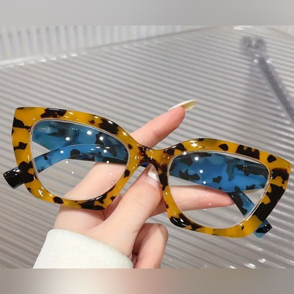 Vintage-Style Reading Glasses With Spring Hinge, Clear Lens, Cat Eye Frame +350